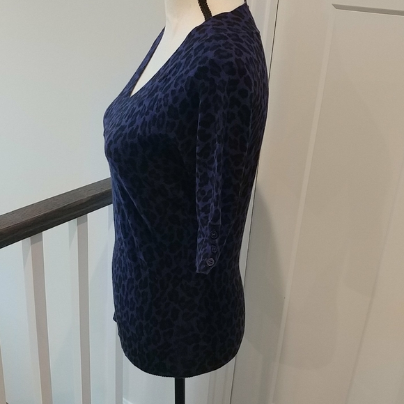 Express sweater - Picture 3 of 10